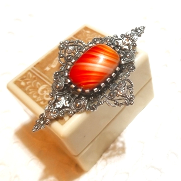 𝅺1930s Rare Porphyry Glass Cut Steel Filigree Brooch - Picture 2 of 6